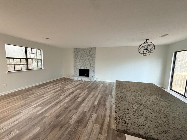 Foto del edificio - 1909 Suwanee Valley Rd NW