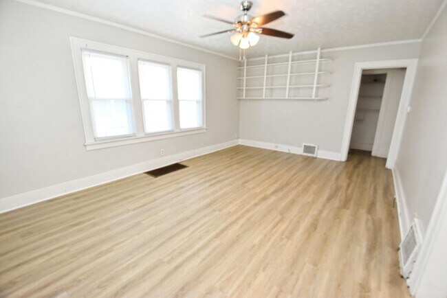 Foto del edificio - Sunnymeade home in South Bend IN, 3 bedroom 1 bath
