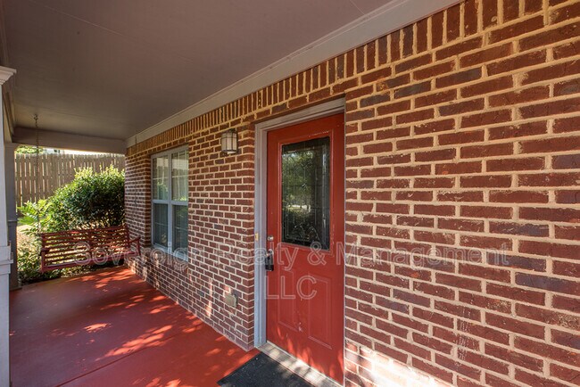 Foto del edificio - 2696 Silver Hill Terrace SE