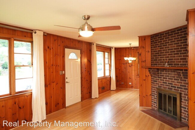 Building Photo - 4 br, 2 bath House - 2528 Willard Dr