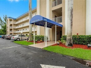 Building Photo - 14801 Park Lake Dr