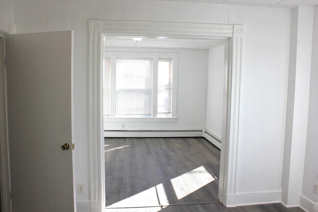 Building Photo - 19 Lowell St