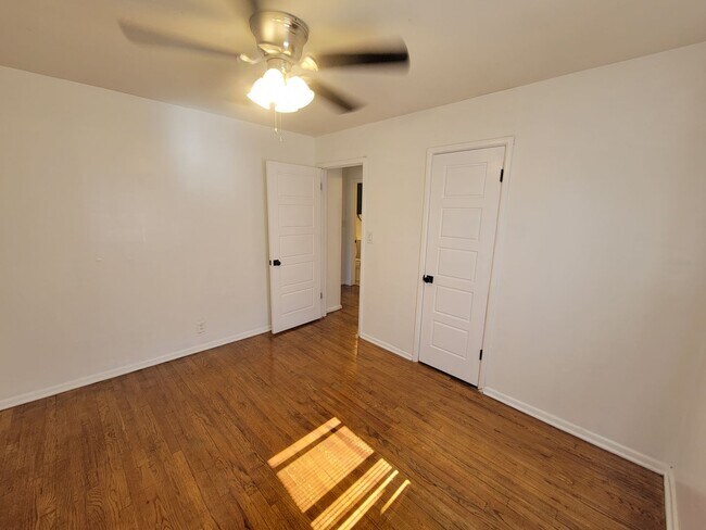 Foto del edificio - 2 bed remodeled ready to go!