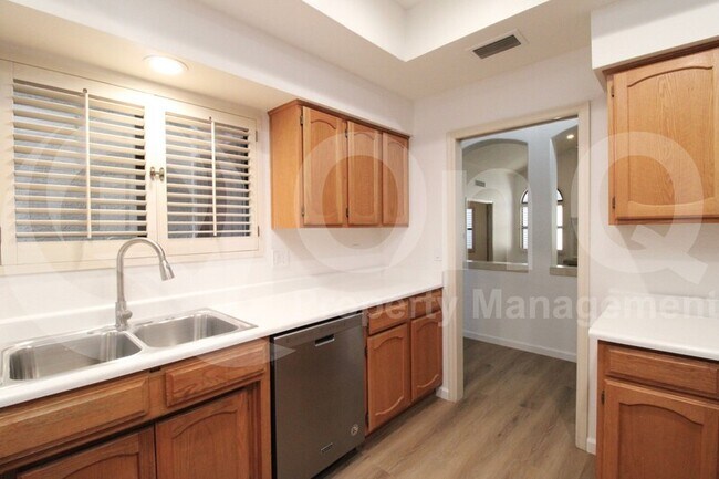 Foto del edificio - 1301 W Rio Salado Pkwy