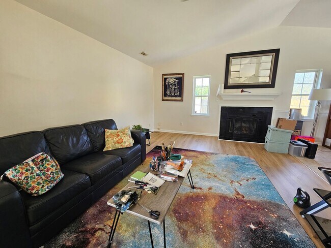 Foto del edificio - Well Maintained 3 Bed Home on Half an Acre!