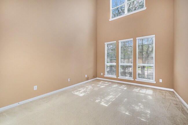 Foto del edificio - 11011 Kirker Ln