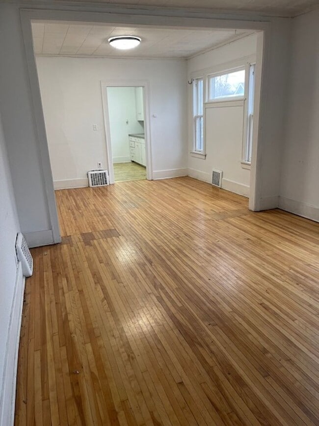 Foto del edificio - 111 8th St NW
