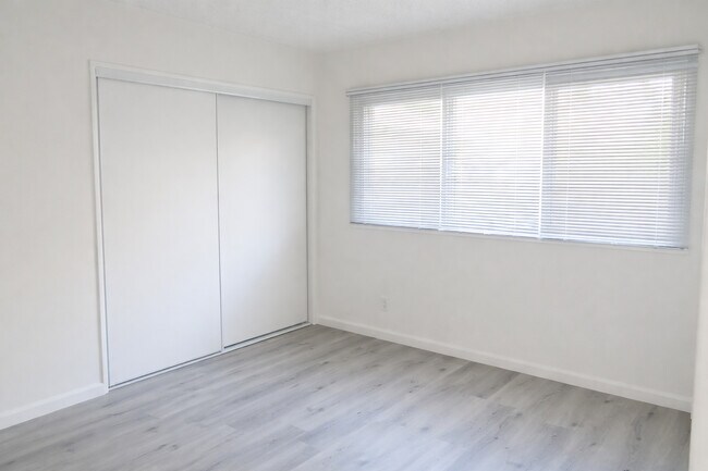 Dormitorio - 812 Larch St