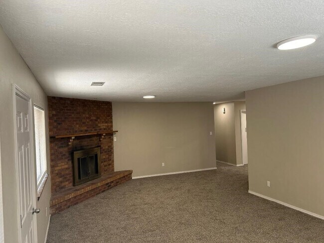 Foto del edificio - 7001 Prairie Rd NE