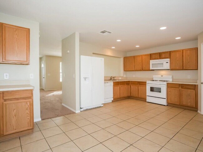 Building Photo - 914 Eagles Glide Dr