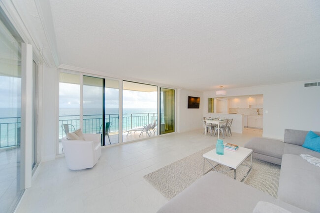 Building Photo - 3009 S Ocean Blvd