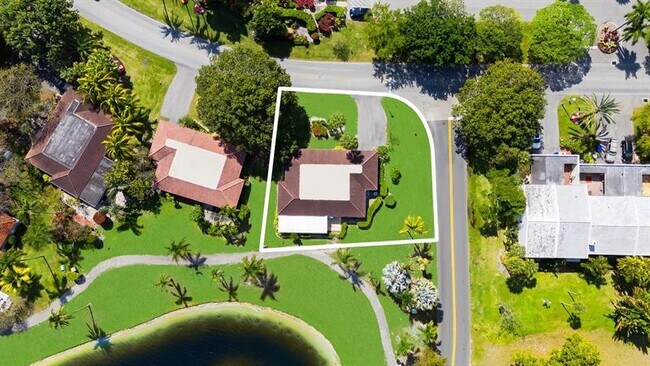 Foto del edificio - 3015 N Palm Aire Dr