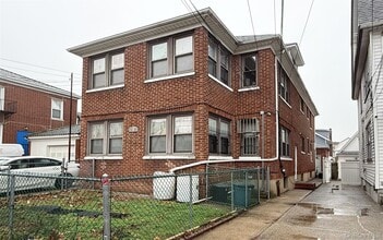 Building Photo - 33-30 145th Pl