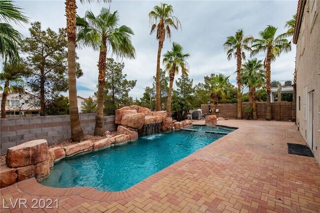 Foto del edificio - 2116 Rhonda Terrace