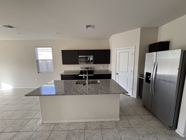 Foto del edificio - 5179 E Emery Rd