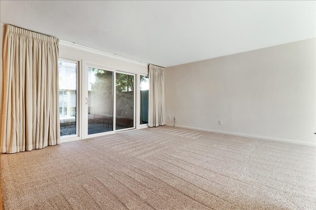 Foto del edificio - 720 Blair Ct