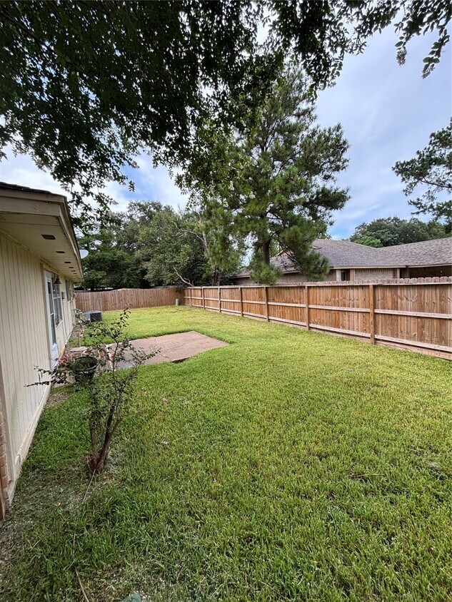Building Photo - 22151 Pearl Lake Dr