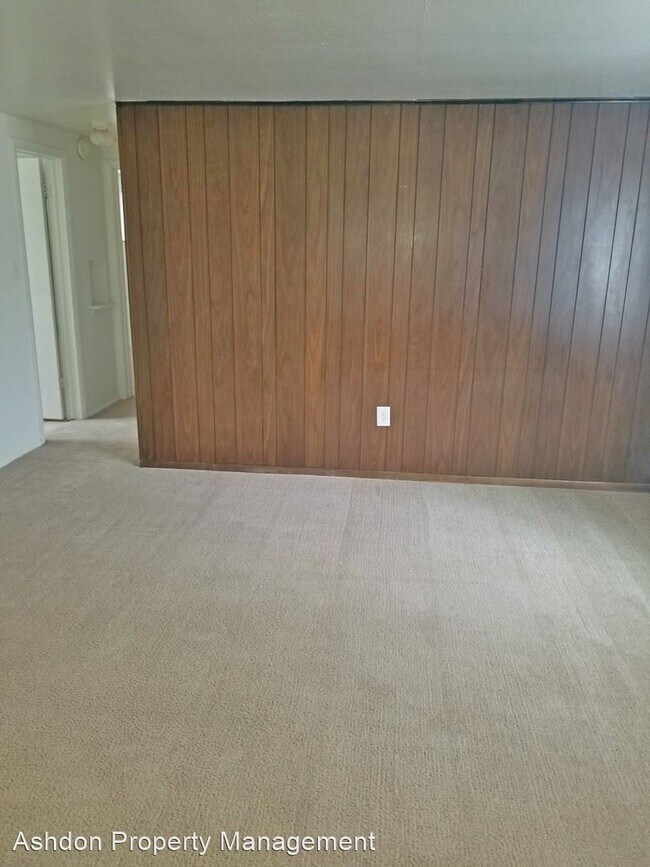 Building Photo - 2 br, 1 bath House - 8307 S. Reed St. Unit 3