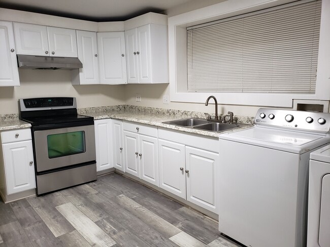 Cocina - 10811 56th Ave S