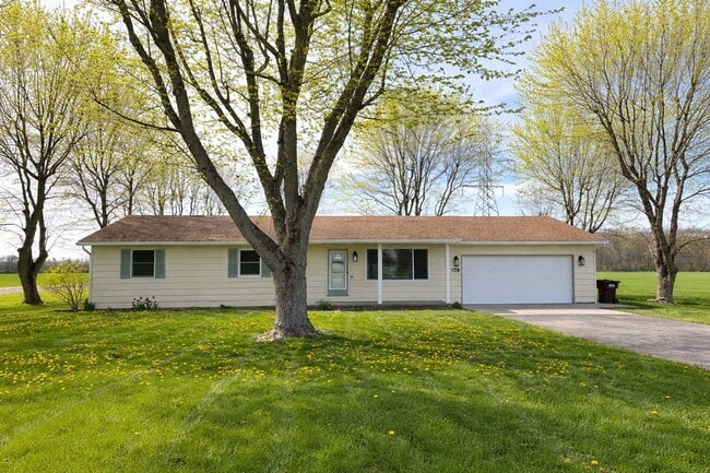 Building Photo - Shawnee Country Home – Newly Renovated Ranch with 2-Car Garage