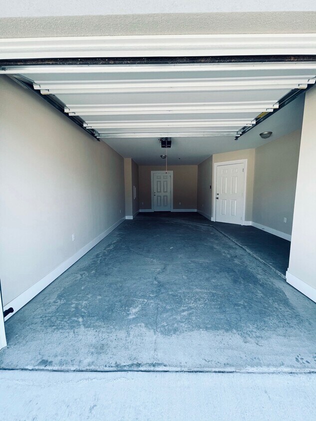 Foto del edificio - 716 Plum Ln