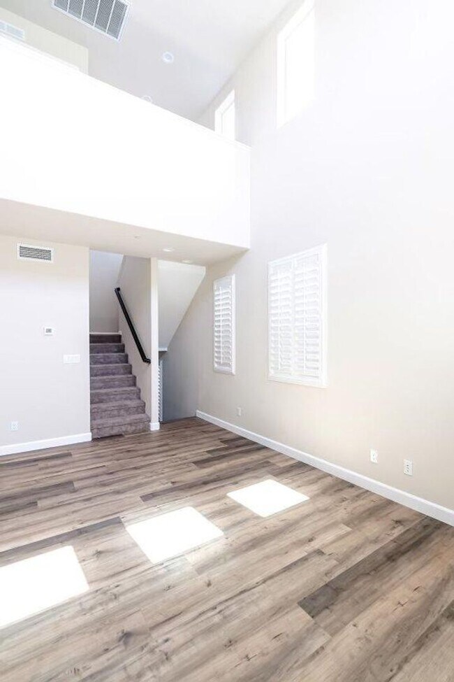 Foto del edificio - Newly remodeled 3 bedroom 3 bath for rent!