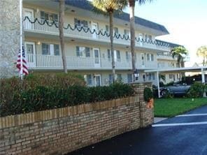 Foto del edificio - 5515 Rattlesnake Hammock Rd