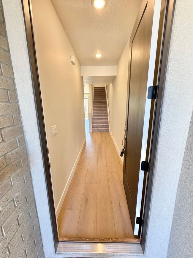 Building Photo - 3 Bedroom Home!