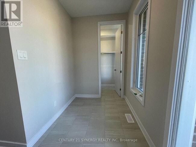 Building Photo - 862 HENSLOWS CIRCLE