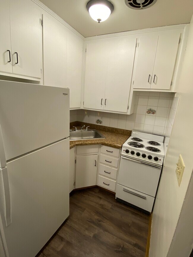 Kitchen - 3145 S 47th St
