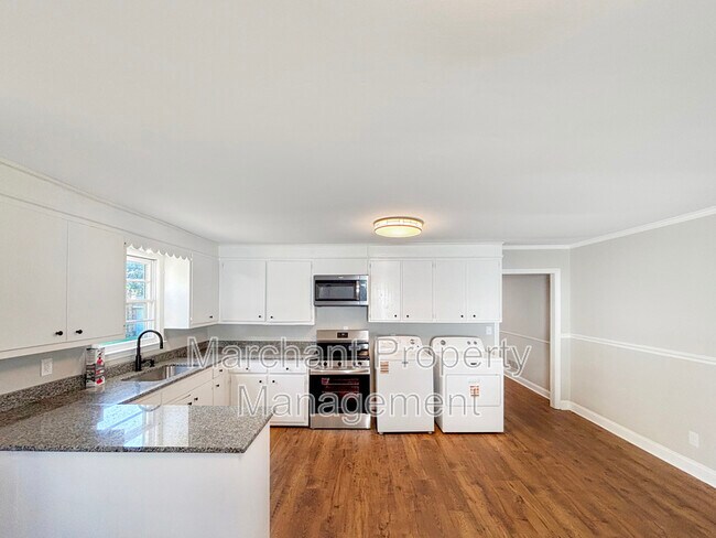 Foto del edificio - 308 Gordon St Ext