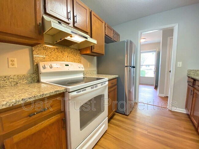 Foto del edificio - 321 Hamlet Rd