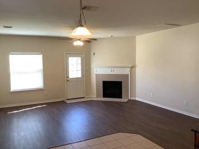 Building Photo - 18854 Lantern Cove Ln