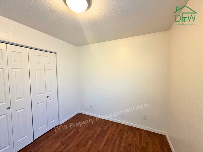 Building Photo - Charming 2 Bed / 1.5 Bath Townhome for Lease in Celina