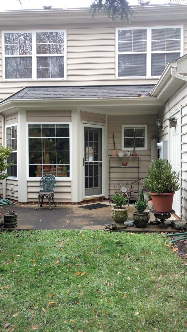 Lovely townhome in Forest Lakes South House Rental in Charlottesville