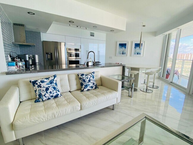 Building Photo - 16445 Collins Ave