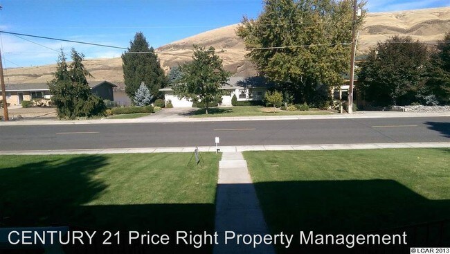 Building Photo - 3 br, 1.5 bath House - 708 1st Street