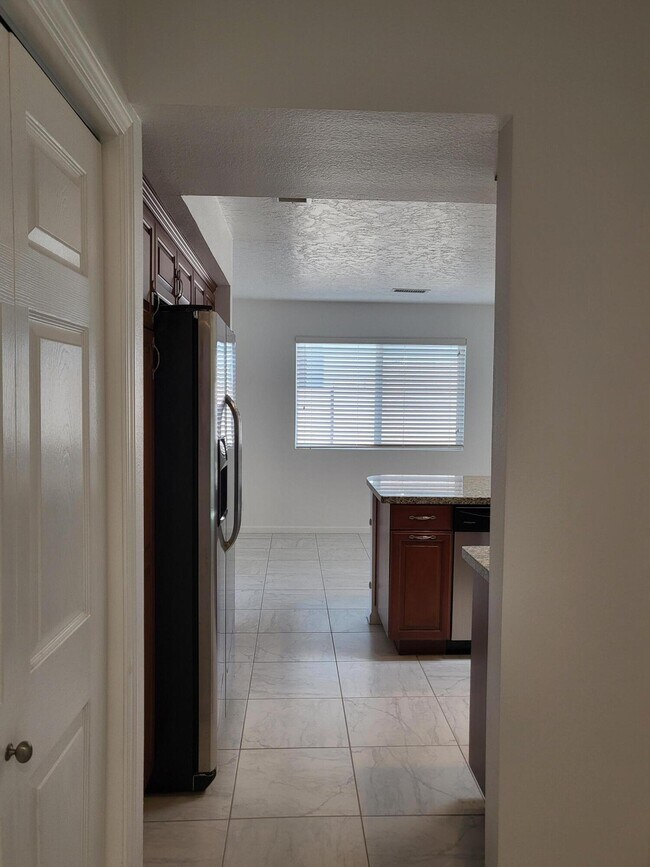 Building Photo - 1724 Powder River Dr NE