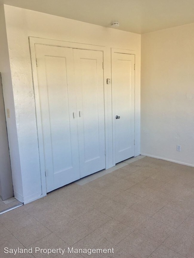 Building Photo - 517 N Fresno St