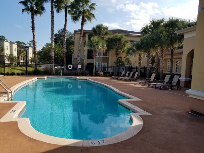 Foto del edificio - A small, gated community close to UNF, St....