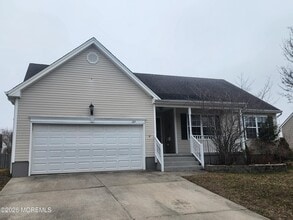 Building Photo - 129 Lighthouse Dr