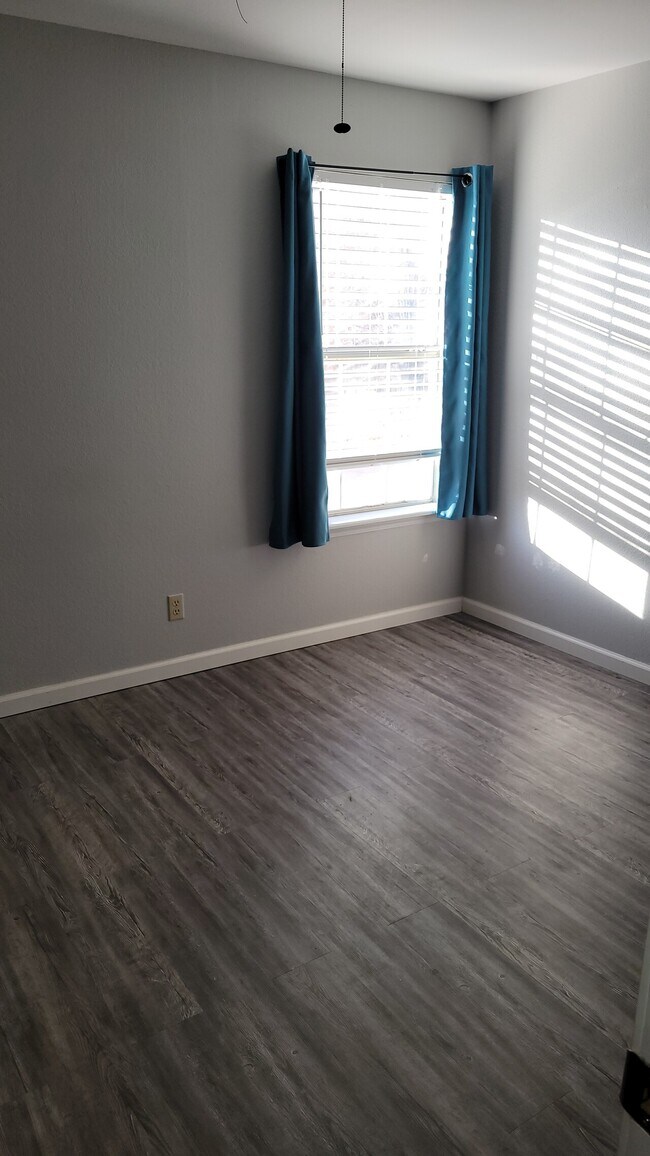 Foto del edificio - 416 Ave 5 NE Cove