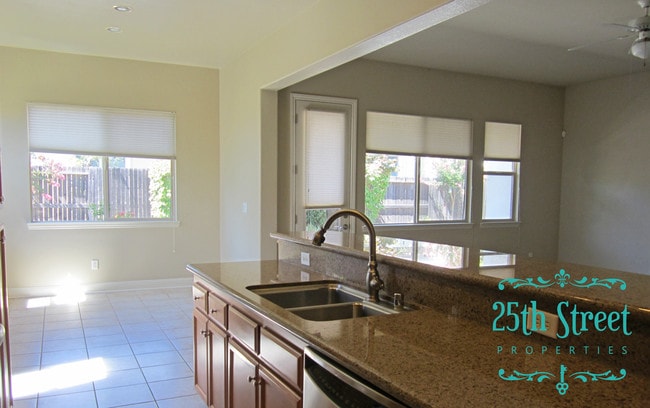 Building Photo - 4412 Reveil Pl