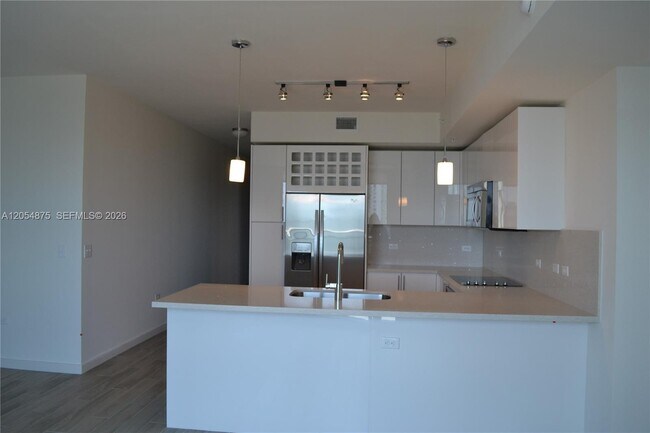 Foto del edificio - 999 SW 1st Ave