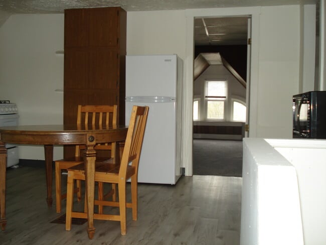 Building Photo - 277 Dravo Ave