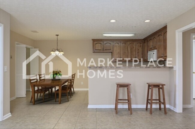Building Photo - 135 Ridgeview Dr
