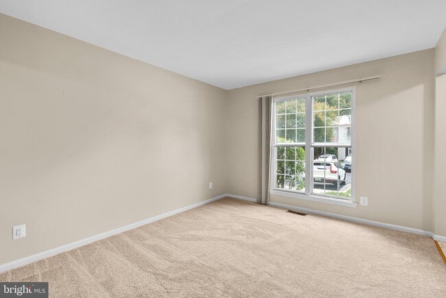 Building Photo - 2106 Carriage Square Pl