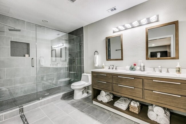 Foto del edificio - 2519 Highwood Dr