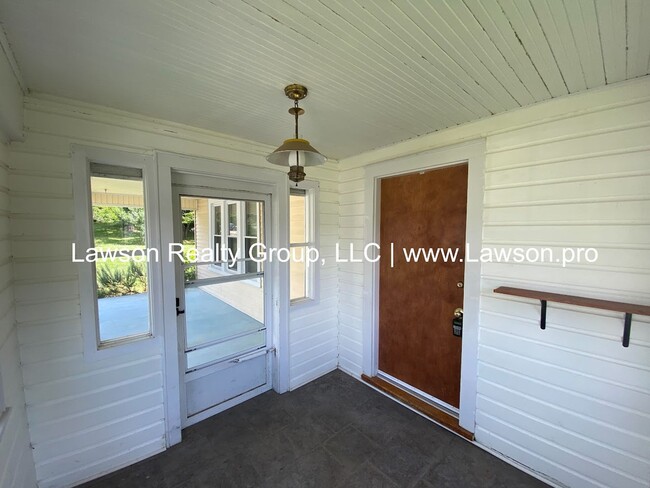 Building Photo - Attractive Three Bed Bungalow in Salem