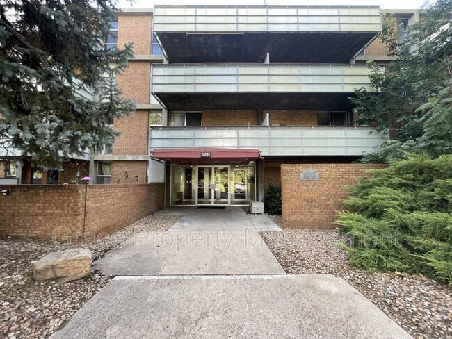 Foto del edificio - 2500 S York St